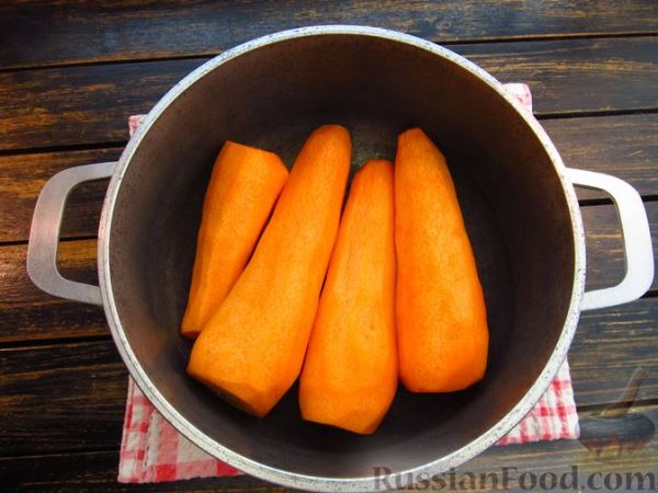 Постные морковные котлеты с орехами, в панировочных сухарях